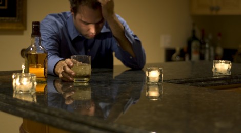 ÁLCOOL E DROGAS NO AMBIENTE DE TRABALHO